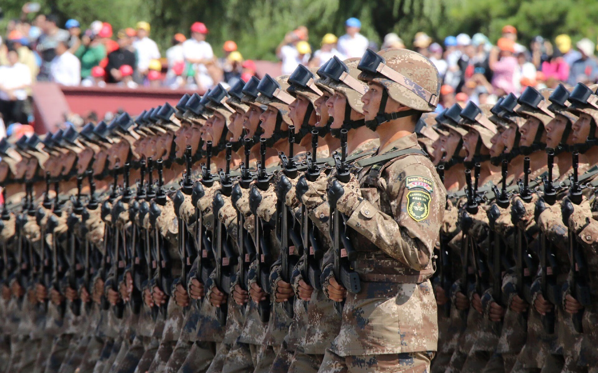倒打一耙？教资考试女生占男厕事件真相调查